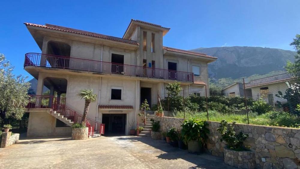 casa indipendente in vendita a Cinisi