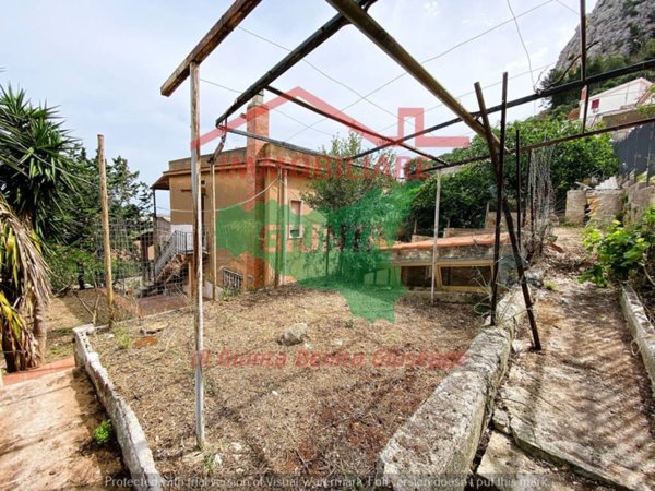 casa indipendente in vendita a Cinisi