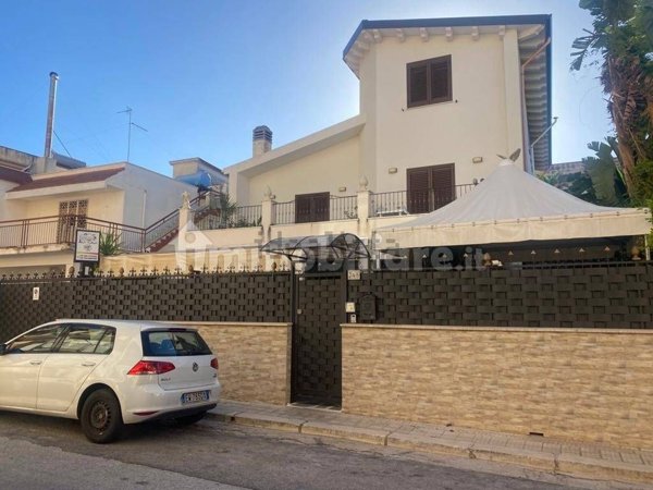 casa indipendente in vendita a Cinisi
