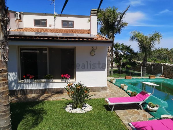 casa indipendente in vendita a Cinisi