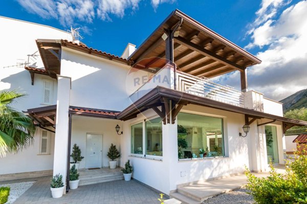 casa indipendente in vendita a Cinisi in zona Punta Raisi