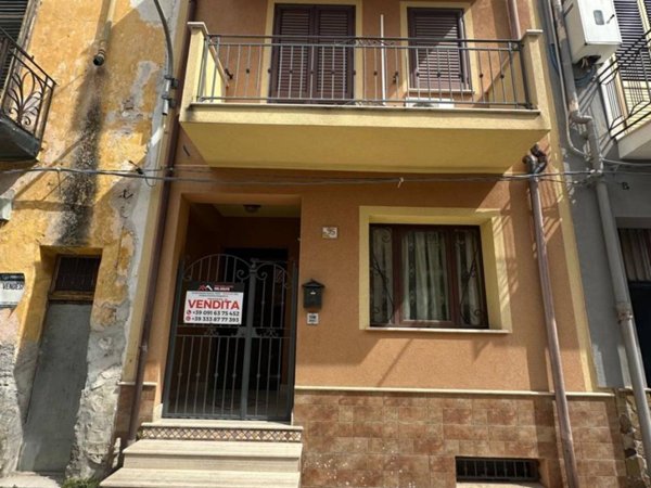 casa indipendente in vendita a Cinisi