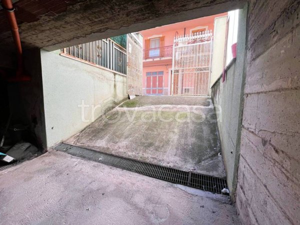 locale di sgombero in vendita a Cinisi