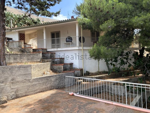 casa indipendente in vendita a Cinisi