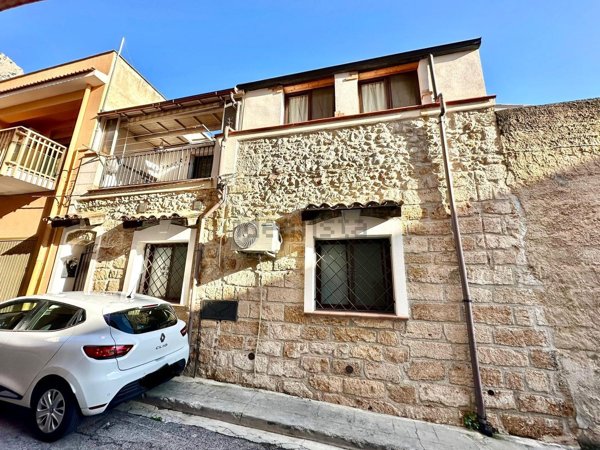 casa indipendente in vendita a Cinisi