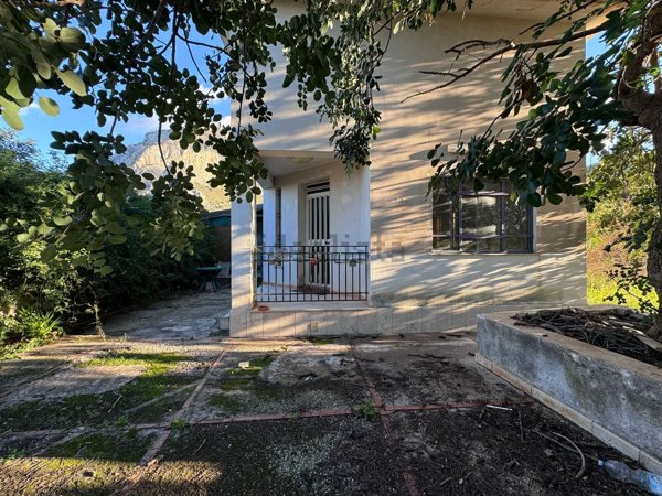casa indipendente in vendita a Cinisi