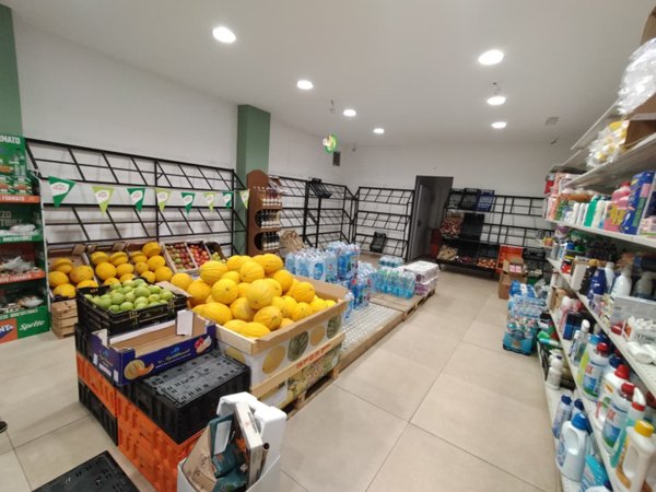 locale commerciale in vendita a Cinisi