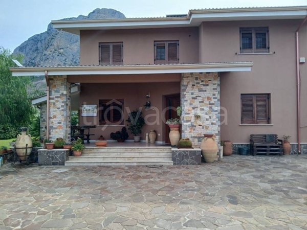 casa indipendente in vendita a Cinisi