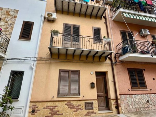 casa indipendente in vendita a Cinisi