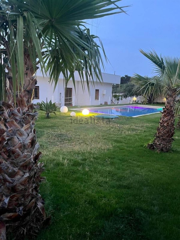 casa indipendente in vendita a Cinisi