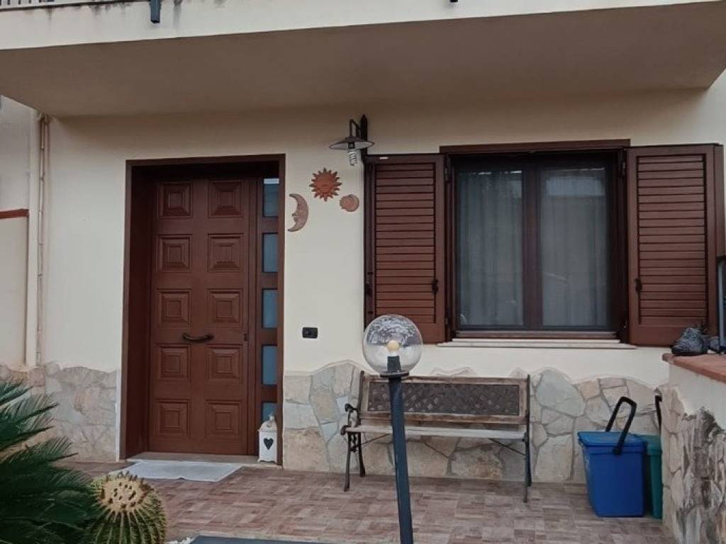 casa indipendente in vendita a Cinisi