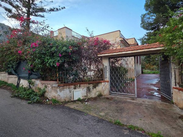 casa indipendente in vendita a Cinisi