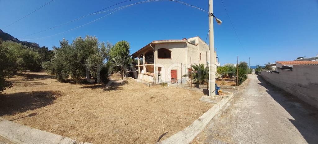 casa indipendente in vendita a Cinisi