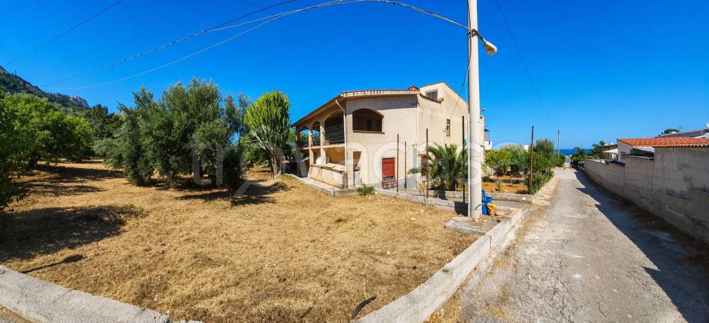 casa indipendente in vendita a Cinisi