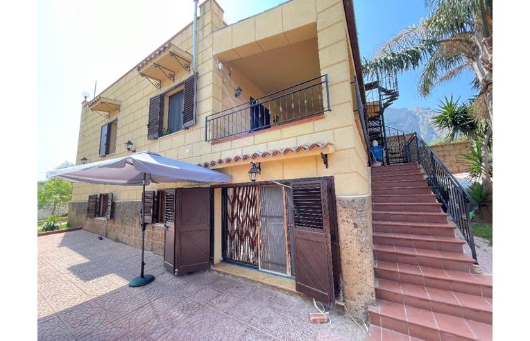 casa indipendente in vendita a Cinisi