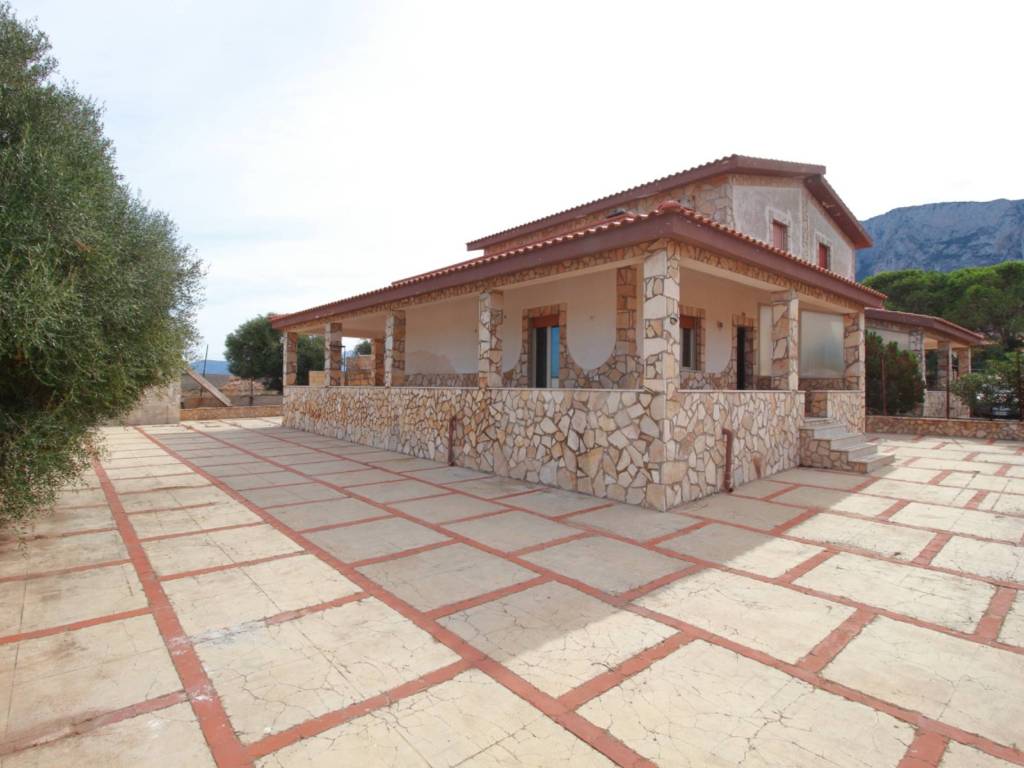 casa indipendente in vendita a Cinisi