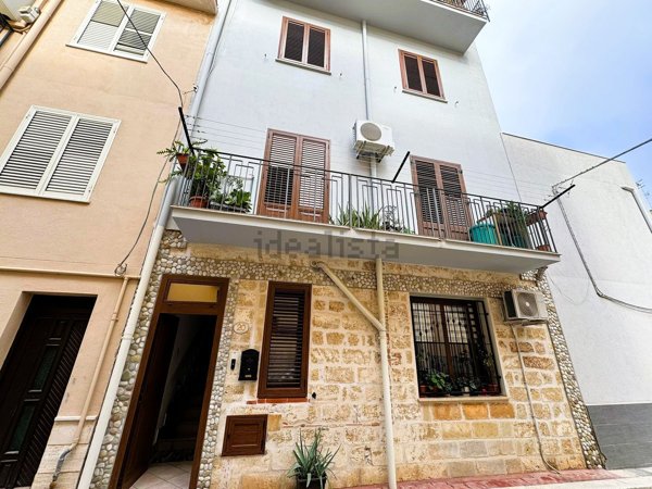 casa indipendente in vendita a Cinisi