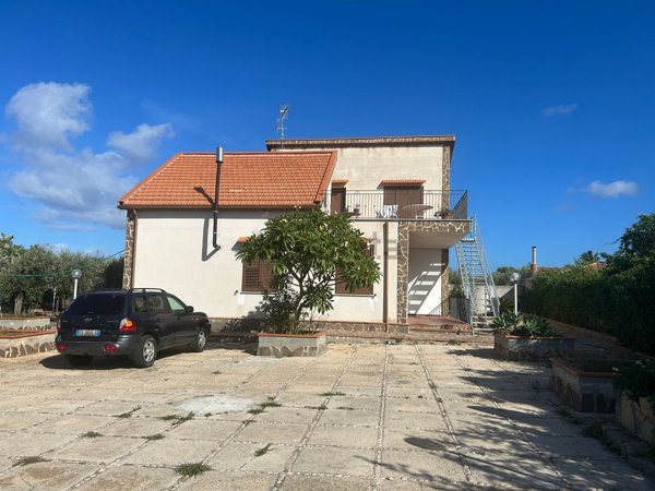casa indipendente in vendita a Cinisi