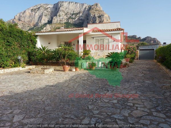 casa indipendente in vendita a Cinisi