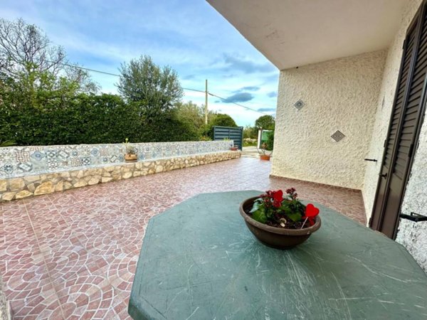 casa indipendente in vendita a Cinisi