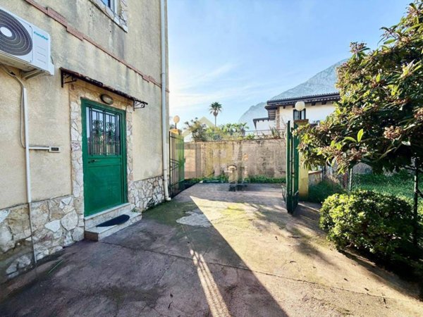 casa indipendente in vendita a Cinisi