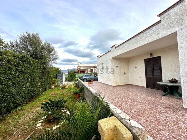 casa indipendente in vendita a Cinisi