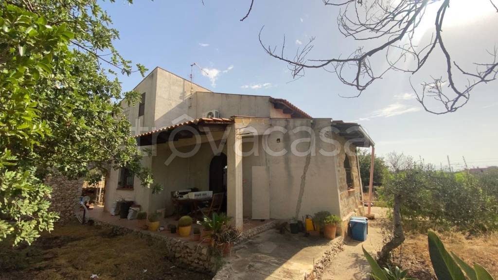 casa indipendente in vendita a Cinisi