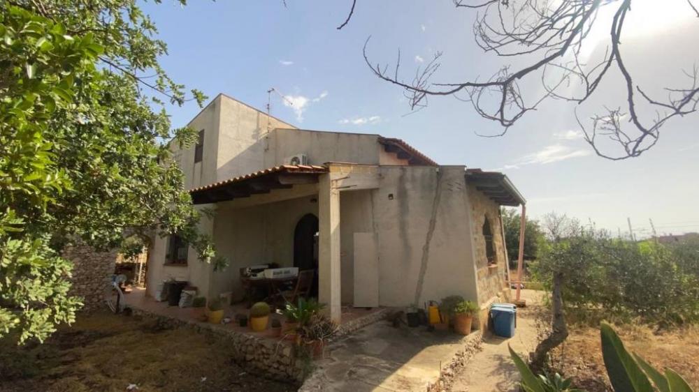 casa indipendente in vendita a Cinisi