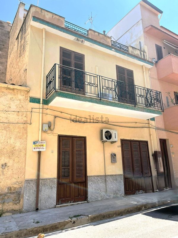 casa indipendente in vendita a Cinisi