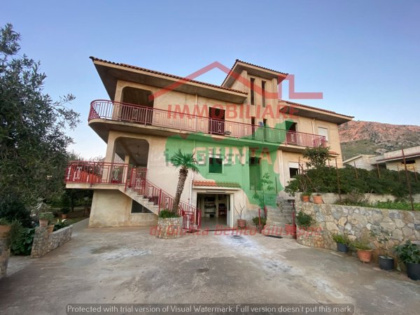 casa indipendente in vendita a Cinisi