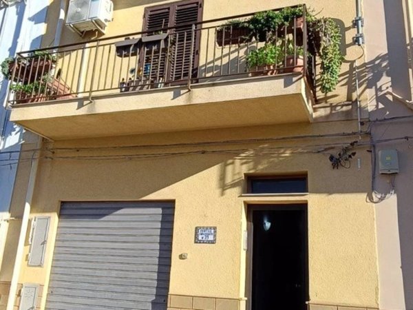casa indipendente in vendita a Cinisi