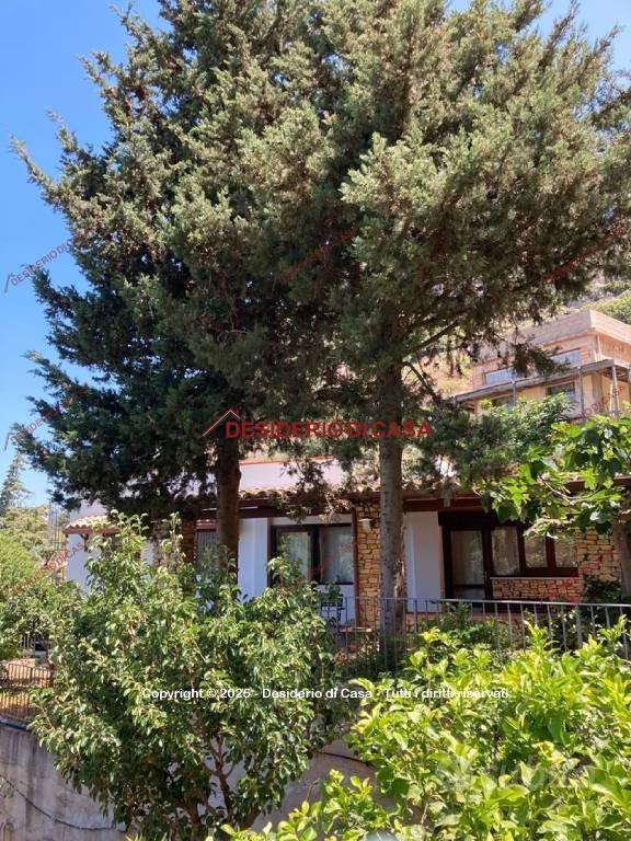 casa indipendente in vendita a Cinisi