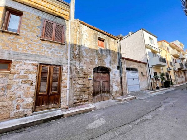 casa indipendente in vendita a Cinisi