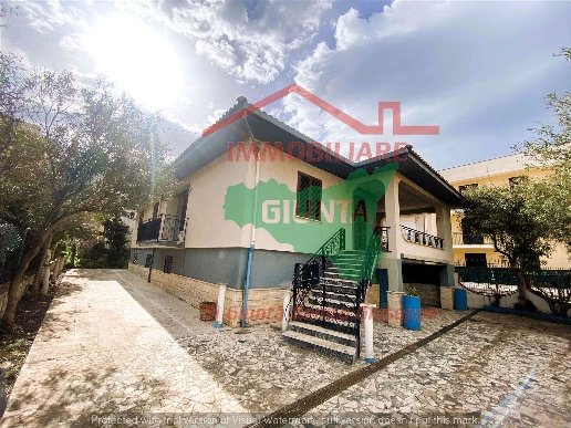 casa indipendente in vendita a Cinisi