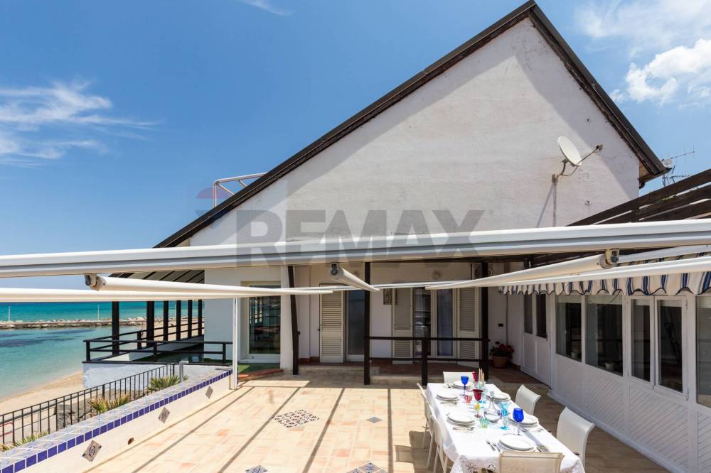 casa indipendente in vendita a Cinisi