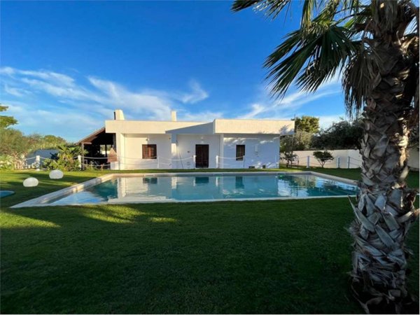 casa indipendente in vendita a Cinisi