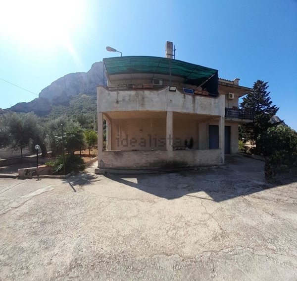 casa indipendente in vendita a Cinisi