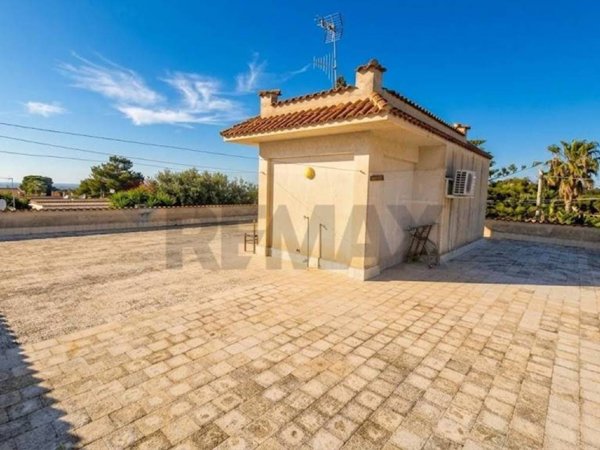 casa indipendente in vendita a Cinisi