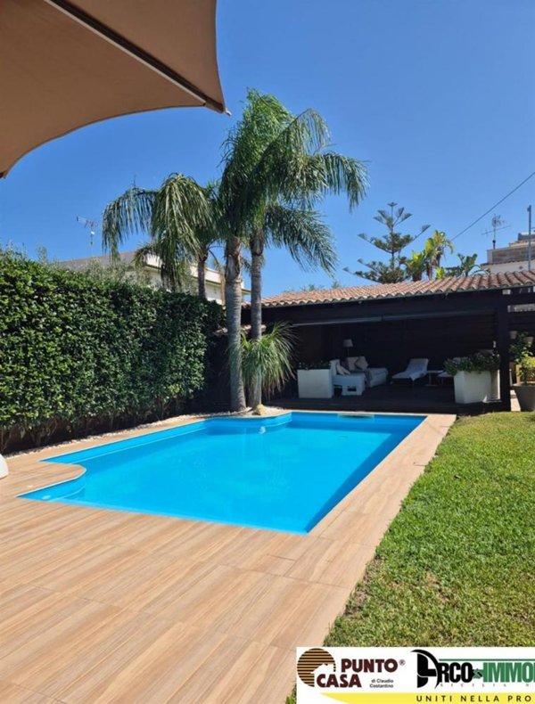 casa indipendente in vendita a Cinisi