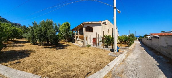 casa indipendente in vendita a Cinisi