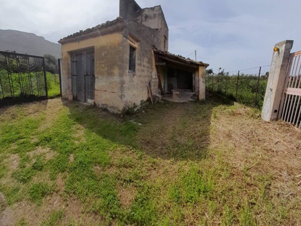 casa indipendente in vendita a Cinisi