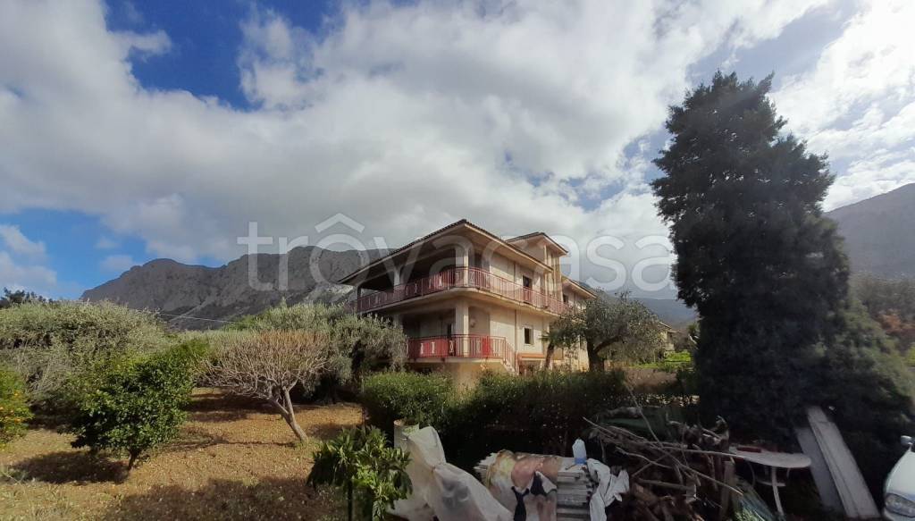 casa indipendente in vendita a Cinisi