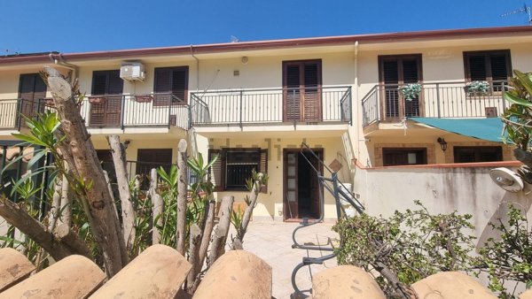 casa indipendente in vendita a Cinisi