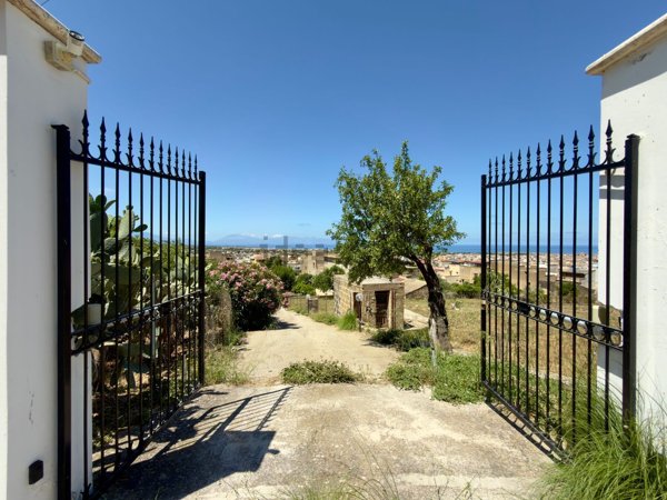 casa indipendente in vendita a Cinisi
