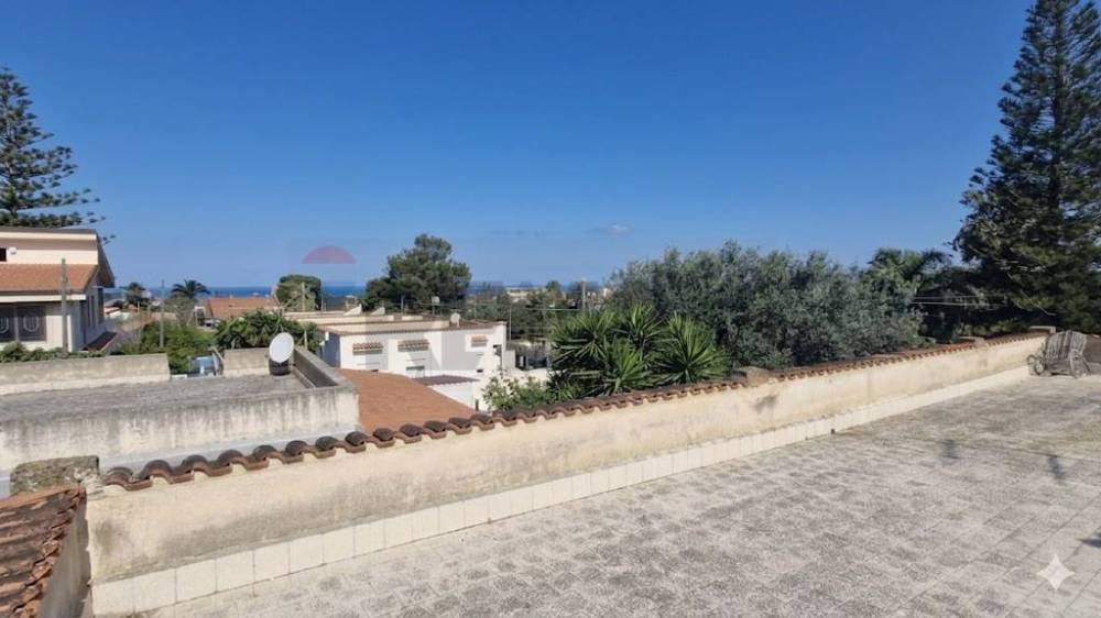 casa indipendente in vendita a Cinisi