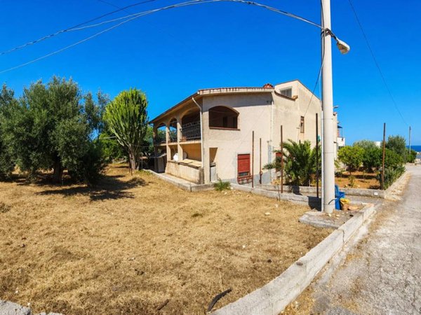 casa indipendente in vendita a Cinisi