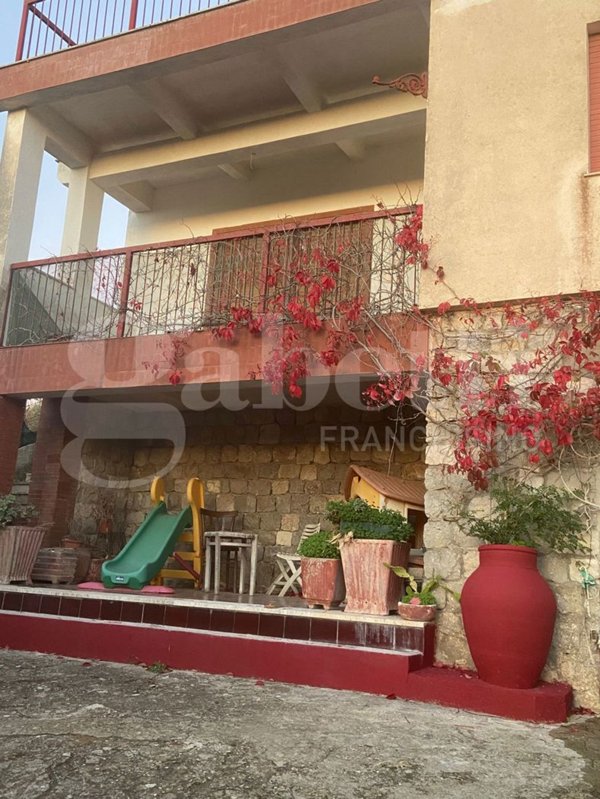 casa indipendente in vendita a Cinisi
