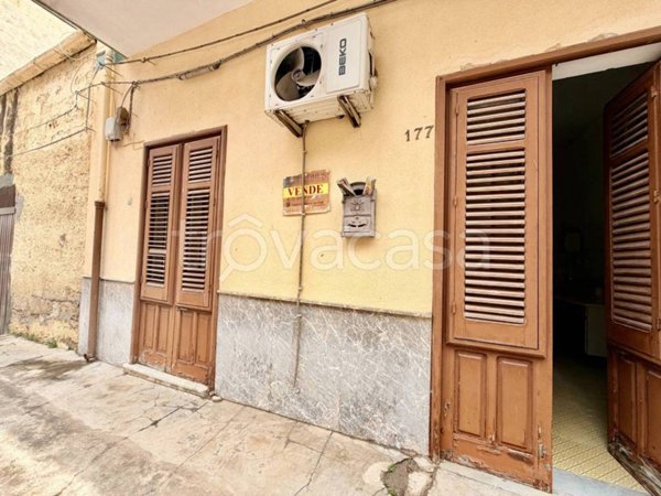 casa indipendente in vendita a Cinisi
