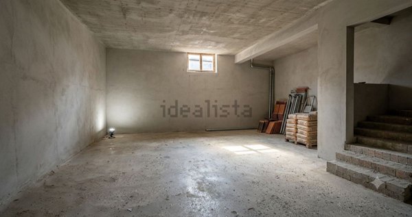 locale commerciale in vendita a Cinisi
