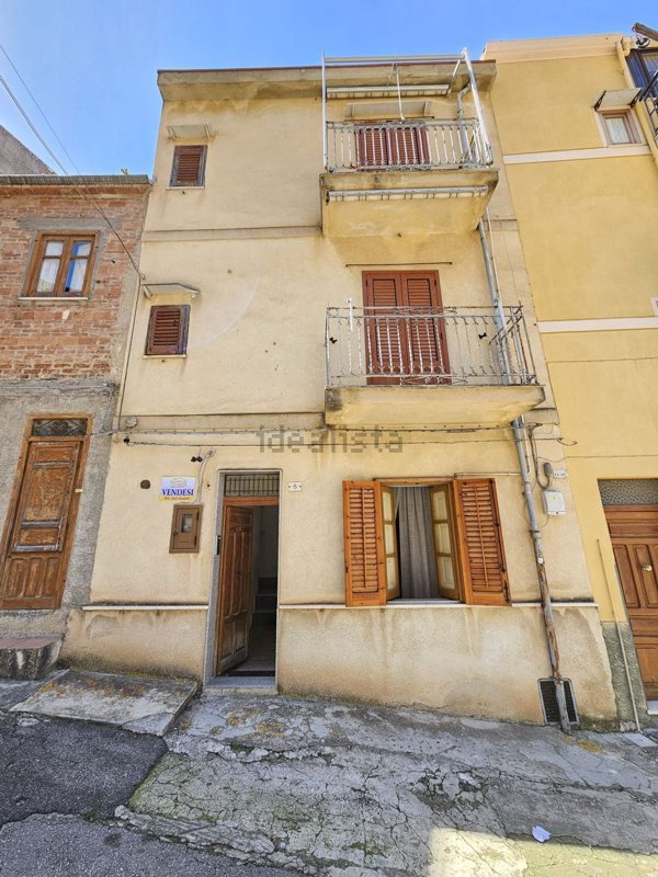 casa indipendente in vendita a Collesano